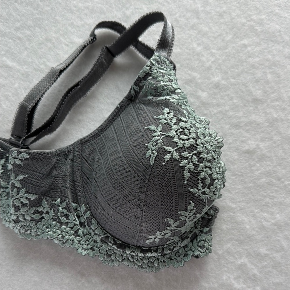NWOT Wacoal Embrace Lace Plunge Convertible Contour Demi Bra 34D Grey Aqua - Picture 3 of 11